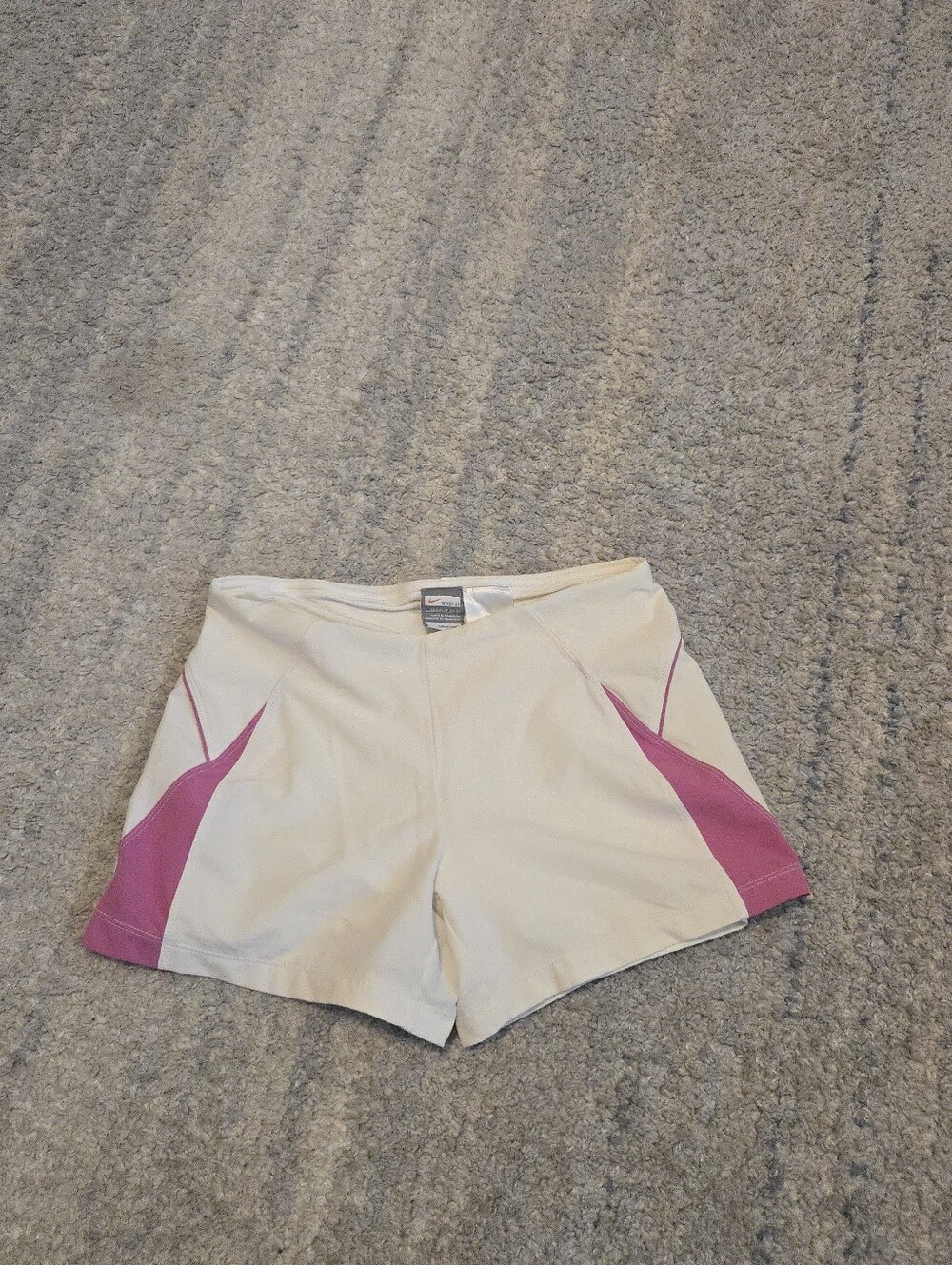 Nike FIT DRY Running Shorts Womens XS Cream Pink Vintage Y2K Athletic 3" Inseam